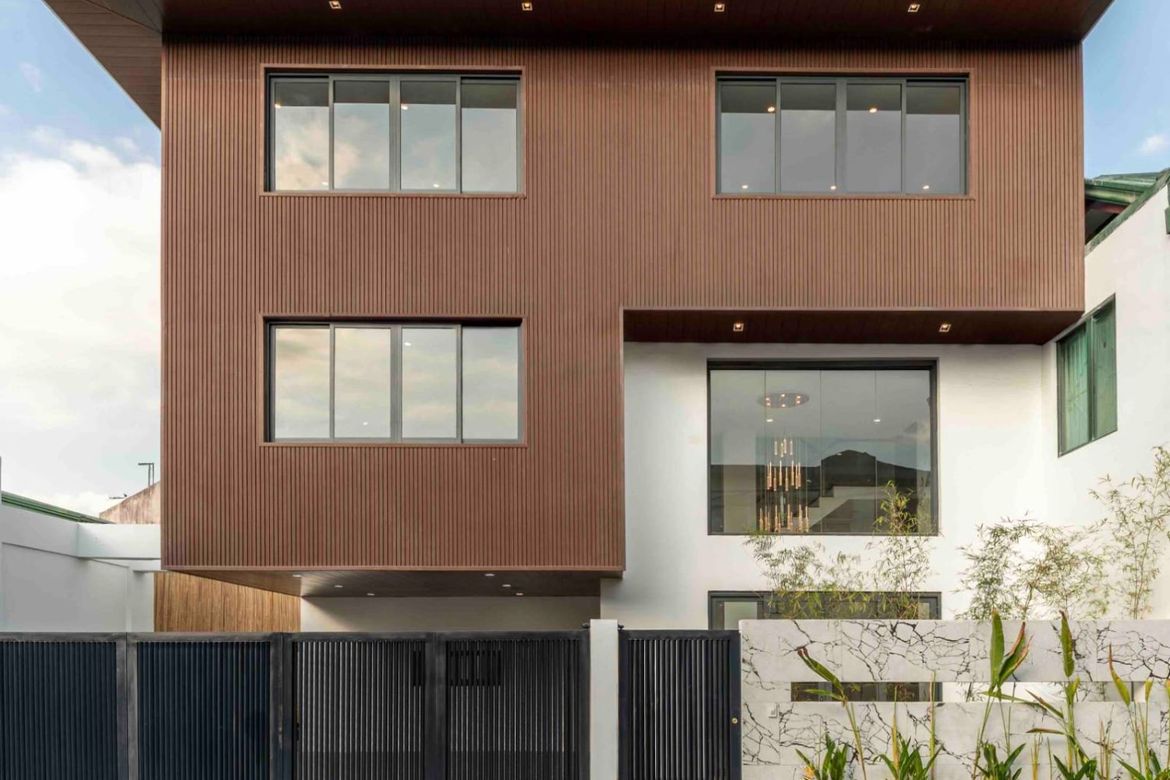 7 Bedroom Villa for Sale in San Miguel, Pasig, Metro Manila