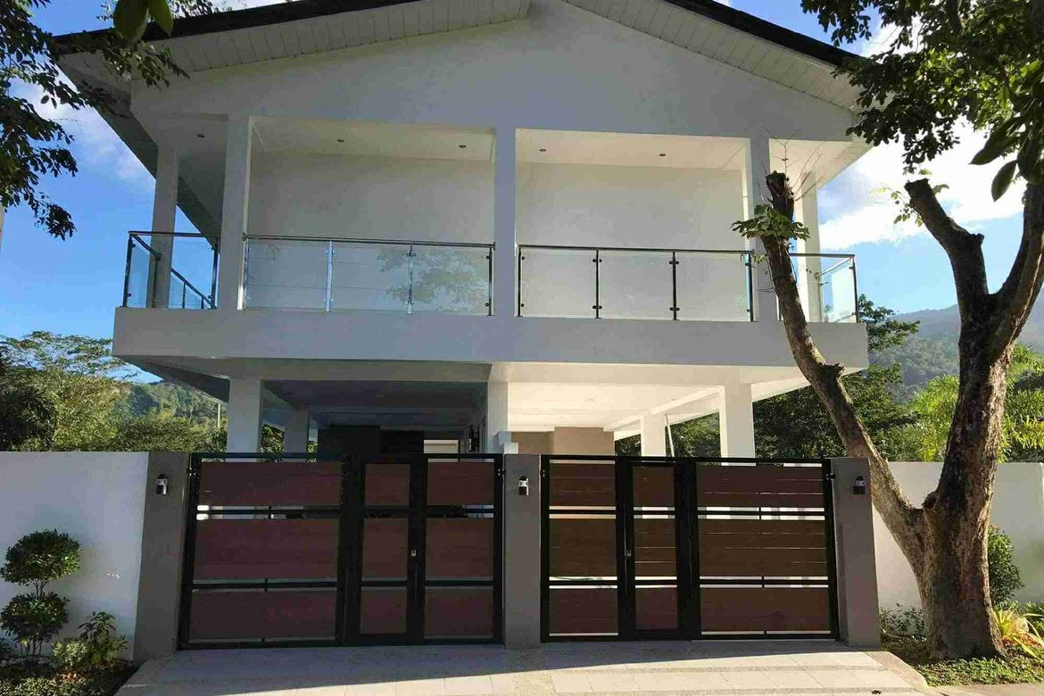 8 Bedroom Commercial for Sale in Timugan, Los Baños, Laguna