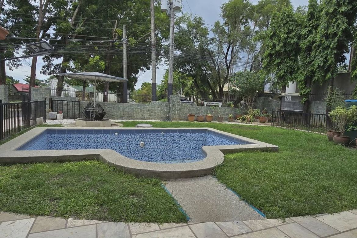 8 Bedroom House for Rent in Cutcut, Angeles, Pampanga photo 6
