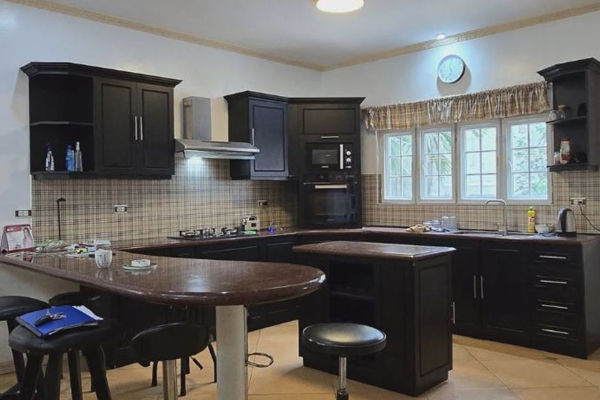 8 Bedroom House for Rent in Cutcut, Angeles, Pampanga photo 7