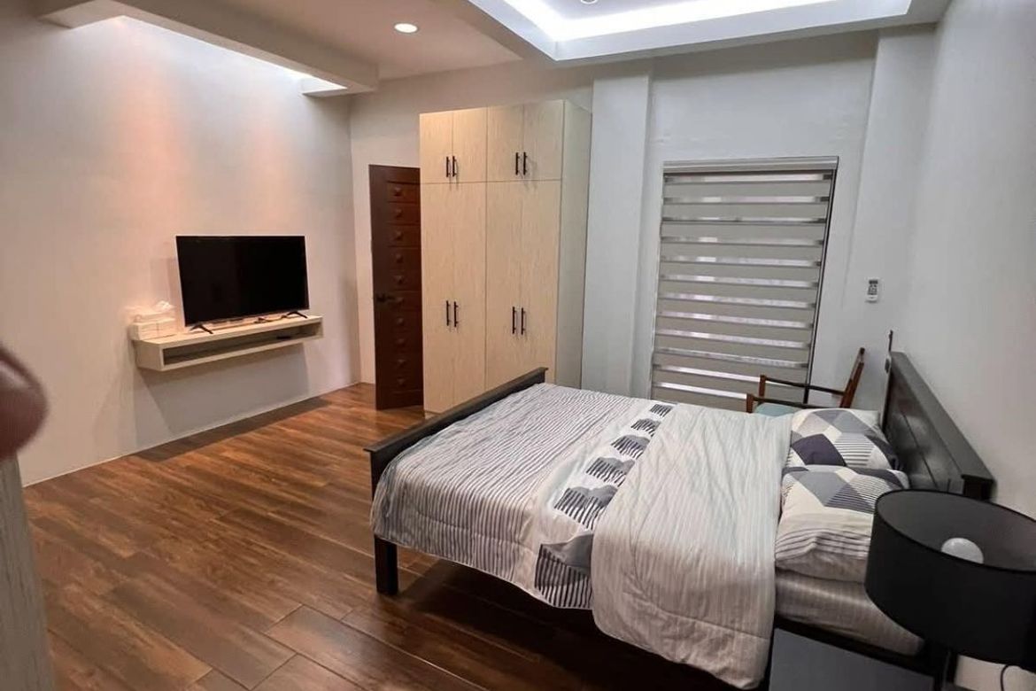 8 Bedroom House for Rent in Merville, Parañaque, Metro Manila photo 6