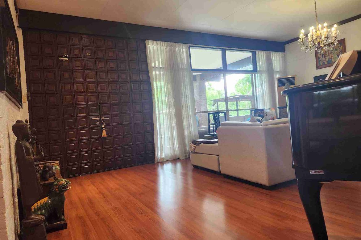 8 Bedroom House for Sale in Alta Vista Village - Quezon City, Loyola Heights, Quezon City, Metro Manila – photo 5