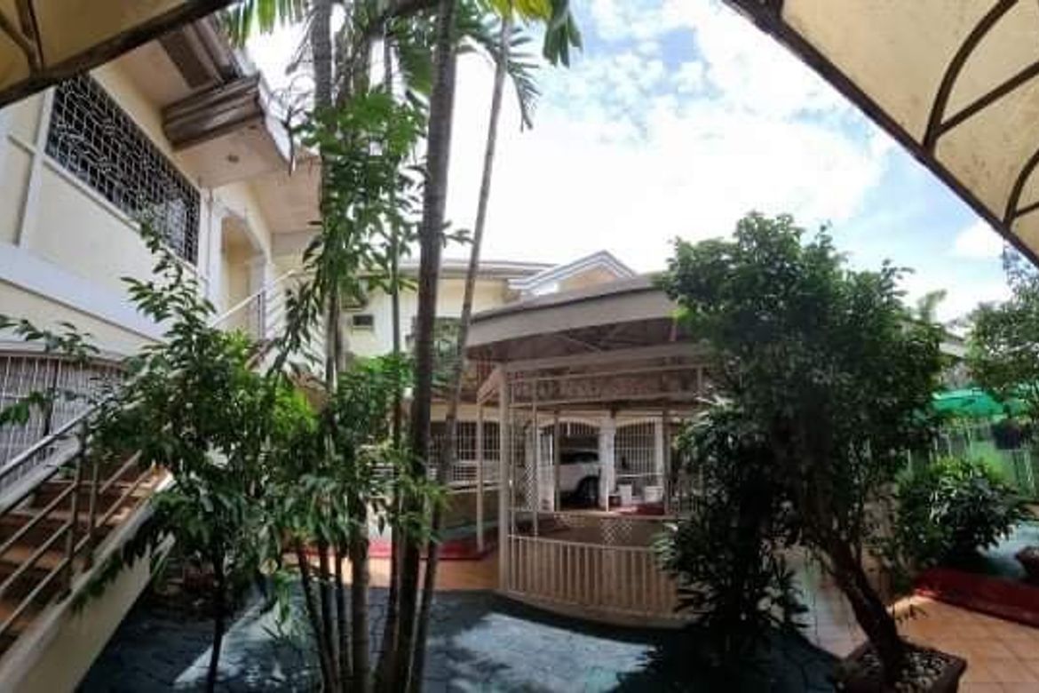 8 Bedroom House for Sale in Apolonio Samson, Quezon City, Metro Manila – photo 5