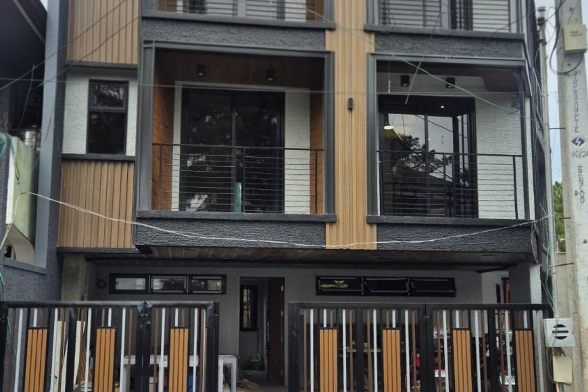 8 Bedroom House for Sale in Bakakeng North, Baguio, Benguet