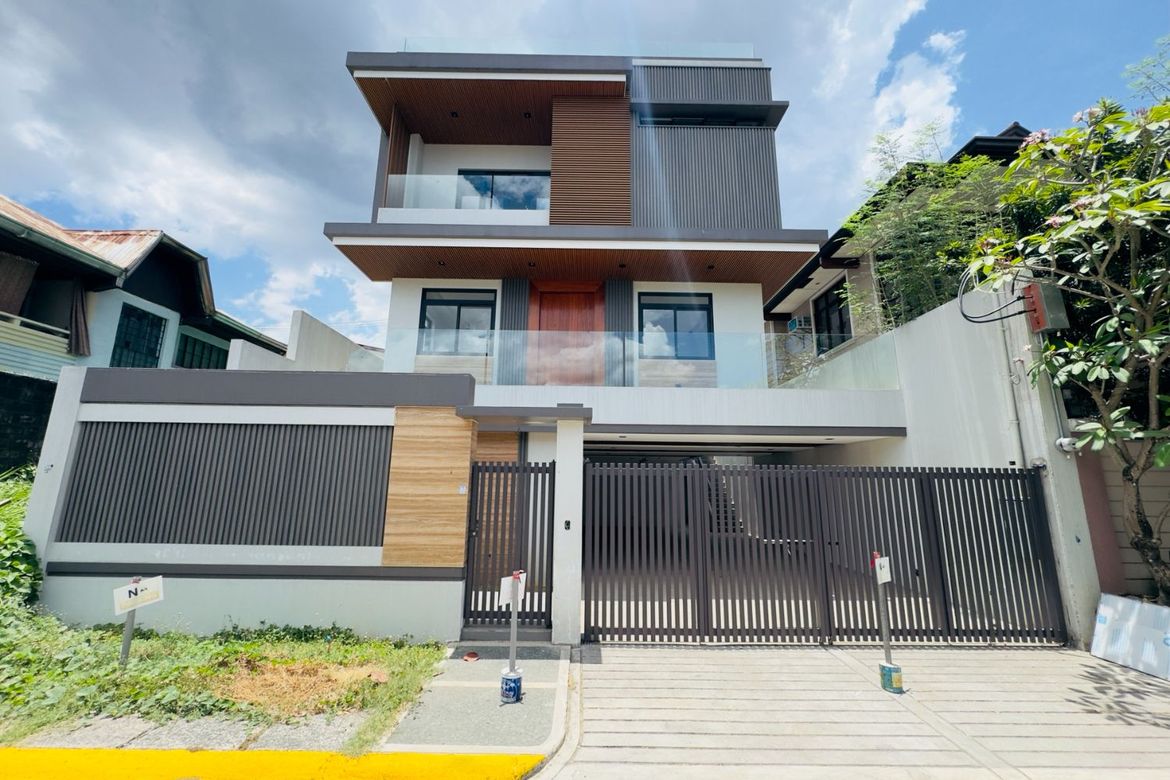 8 Bedroom House for Sale in Batasan Hills, Quezon City, Metro Manila – photo 4