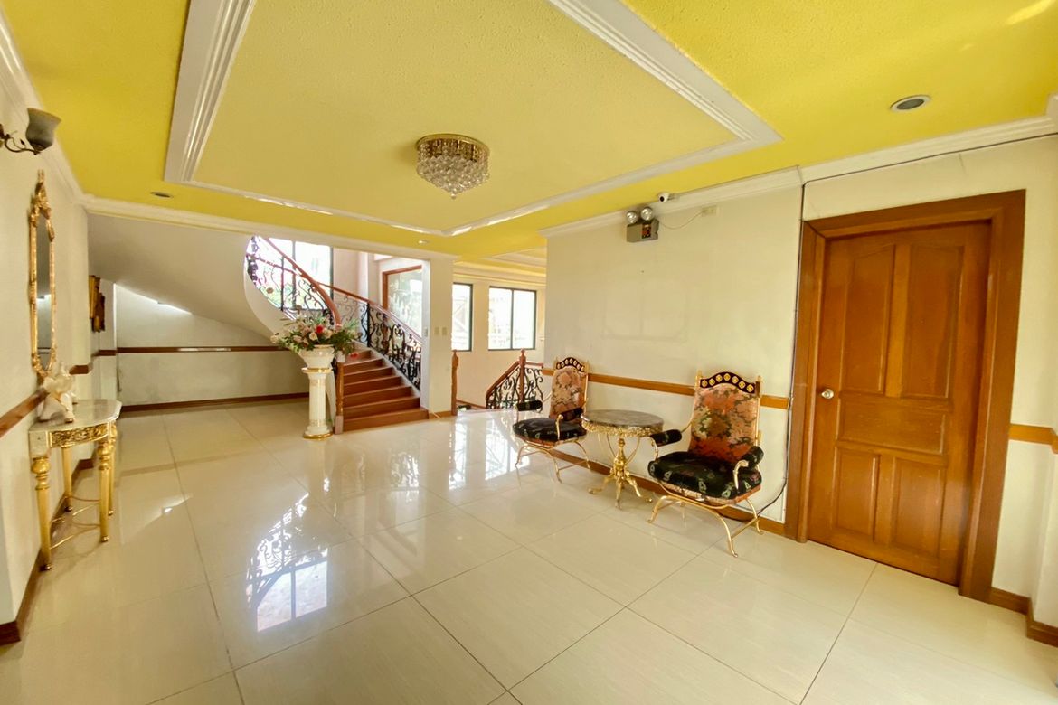 8 Bedroom House for Sale in Batasan Hills, Quezon City, Metro Manila