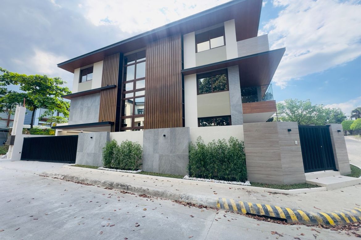 8 Bedroom House for Sale in Batasan Hills, Quezon City, Metro Manila – photo 4