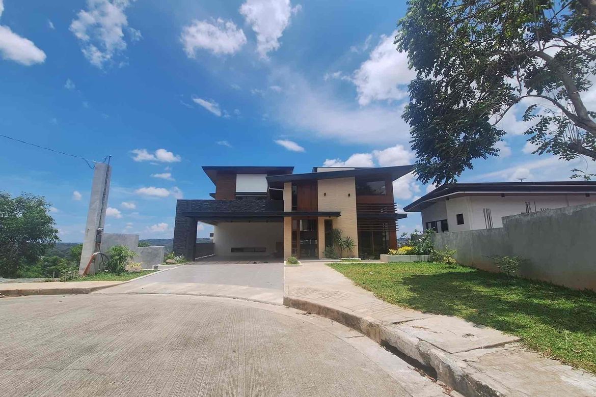8 Bedroom House for Sale in Calawis, Antipolo, Rizal