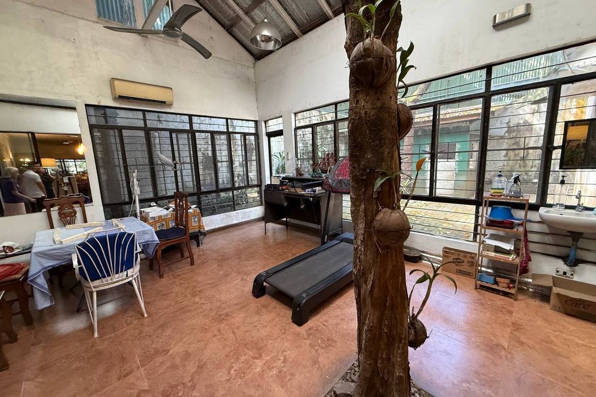 8 Bedroom House for Sale in Holy Spirit, Quezon City, Metro Manila – photo 2