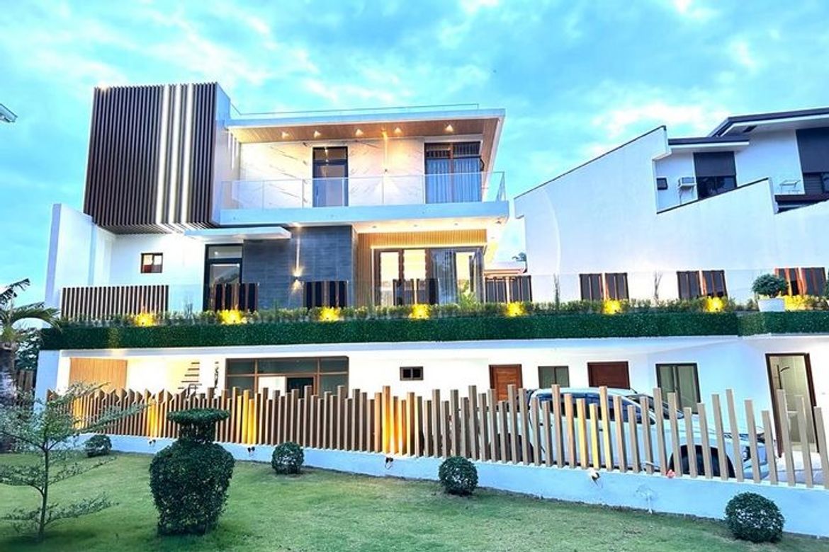 8 Bedroom House for Sale in Inarawan, Antipolo, Rizal