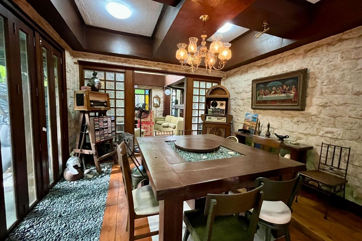 8 Bedroom House for Sale in Industrial Valley, Marikina, Metro Manila near LRT-2 Katipunan – photo 3