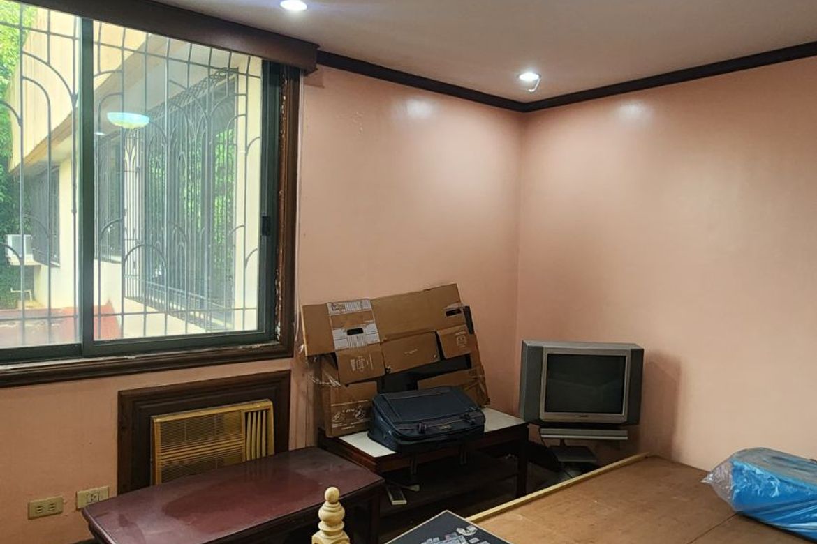 8 Bedroom House for Sale in Mariana, Quezon City, Metro Manila near LRT-2 Gilmore