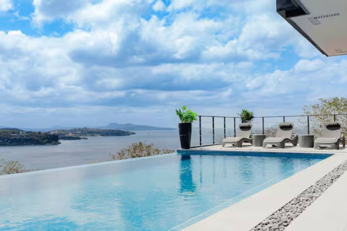 8 Bedroom House for Sale in Natipuan, Nasugbu, Batangas