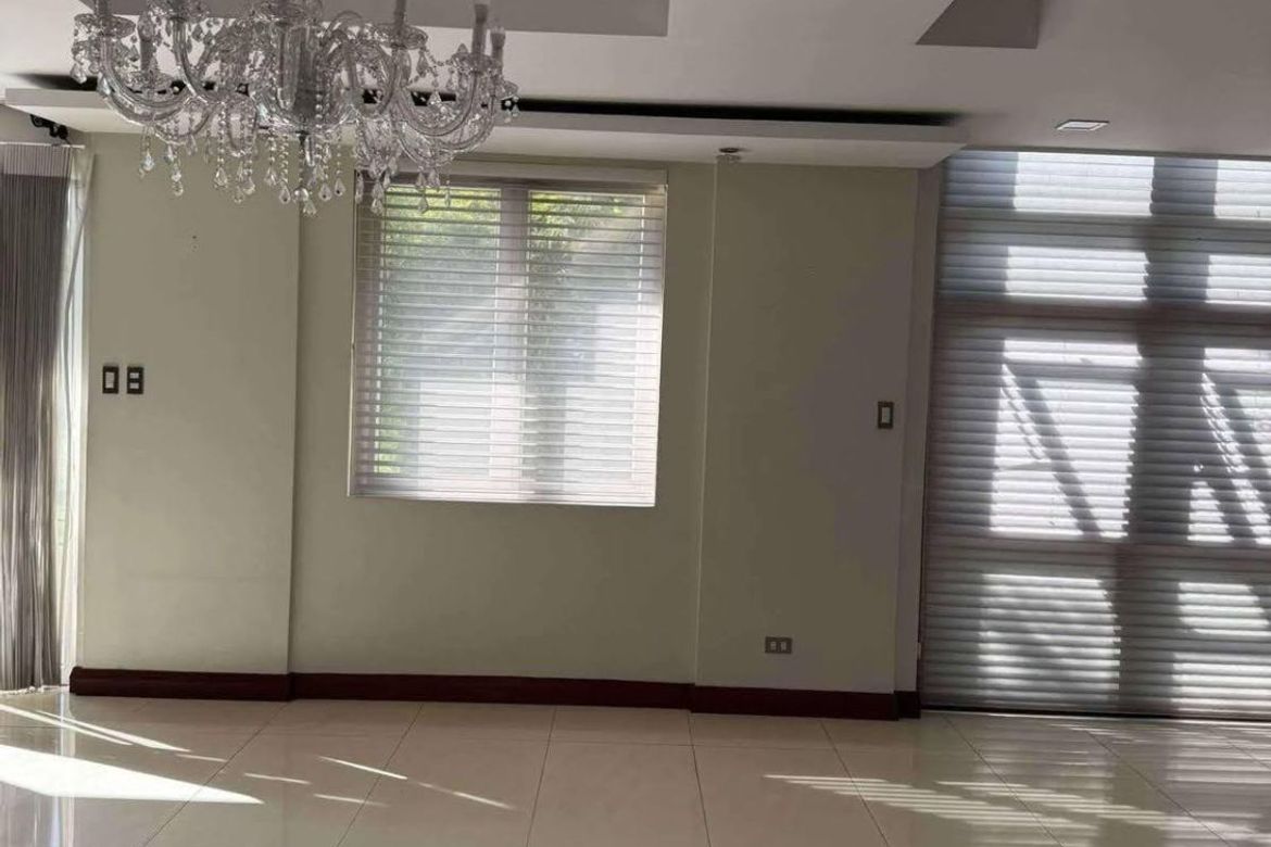 8 Bedroom House for Sale in Pansol, Quezon City, Metro Manila – photo 3