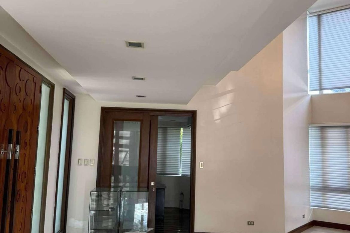 8 Bedroom House for Sale in Pansol, Quezon City, Metro Manila – photo 4