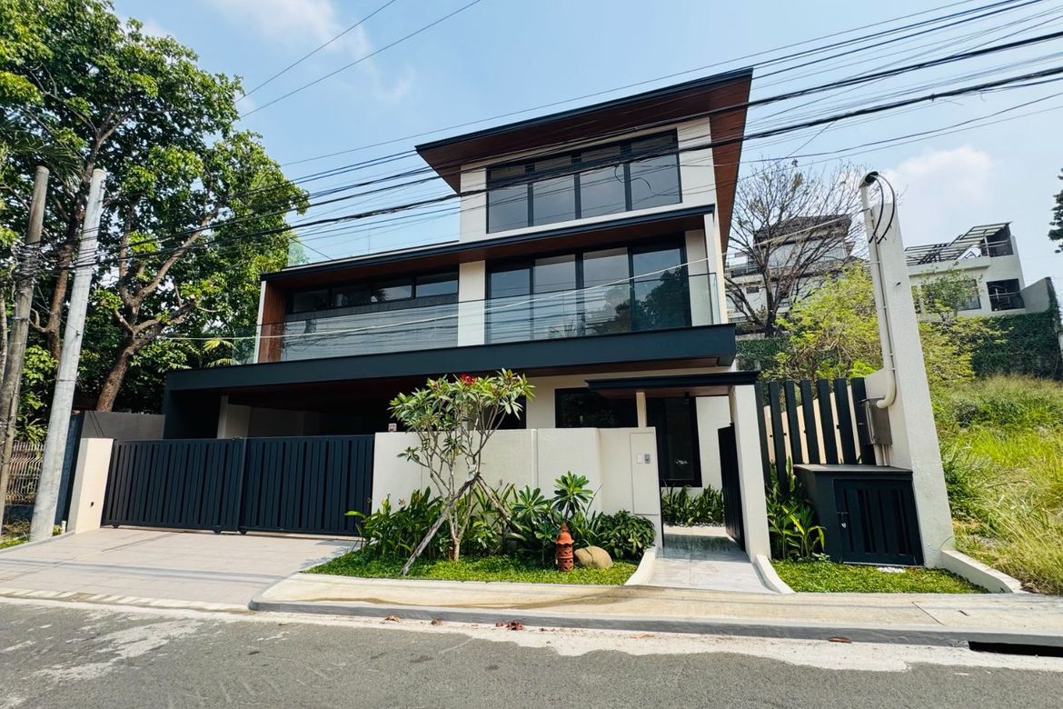 8 Bedroom House for Sale in Pasong Tamo, Quezon City, Metro Manila – photo 4