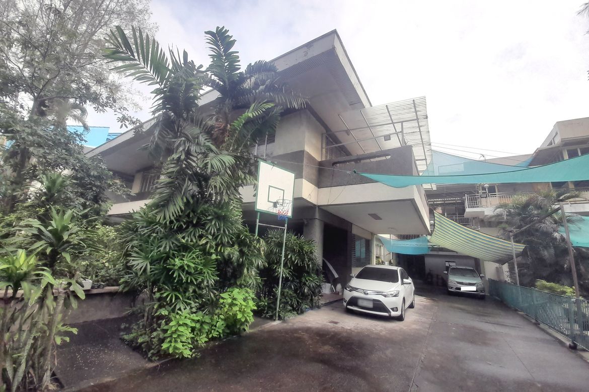 8 Bedroom House for Sale in San Juan, Metro Manila