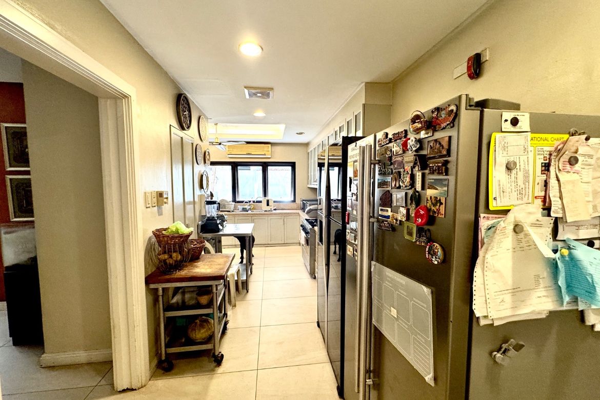 8 Bedroom House for Sale in San Lorenzo, Makati City near MRT-3 Ayala – photo 10