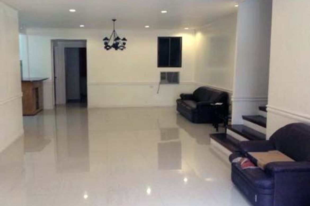 8 Bedroom House for Sale in San Lorenzo, Makati, Metro Manila near MRT-3 Ayala