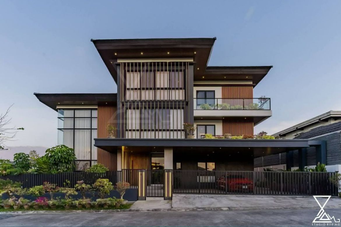 8 Bedroom House for Sale in Santa Clara Norte, Pila, Laguna