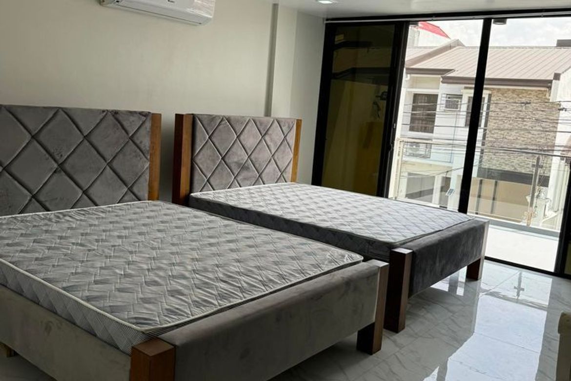 8 Bedroom Townhouse for Sale in Moonwalk, Parañaque, Metro Manila – photo 6