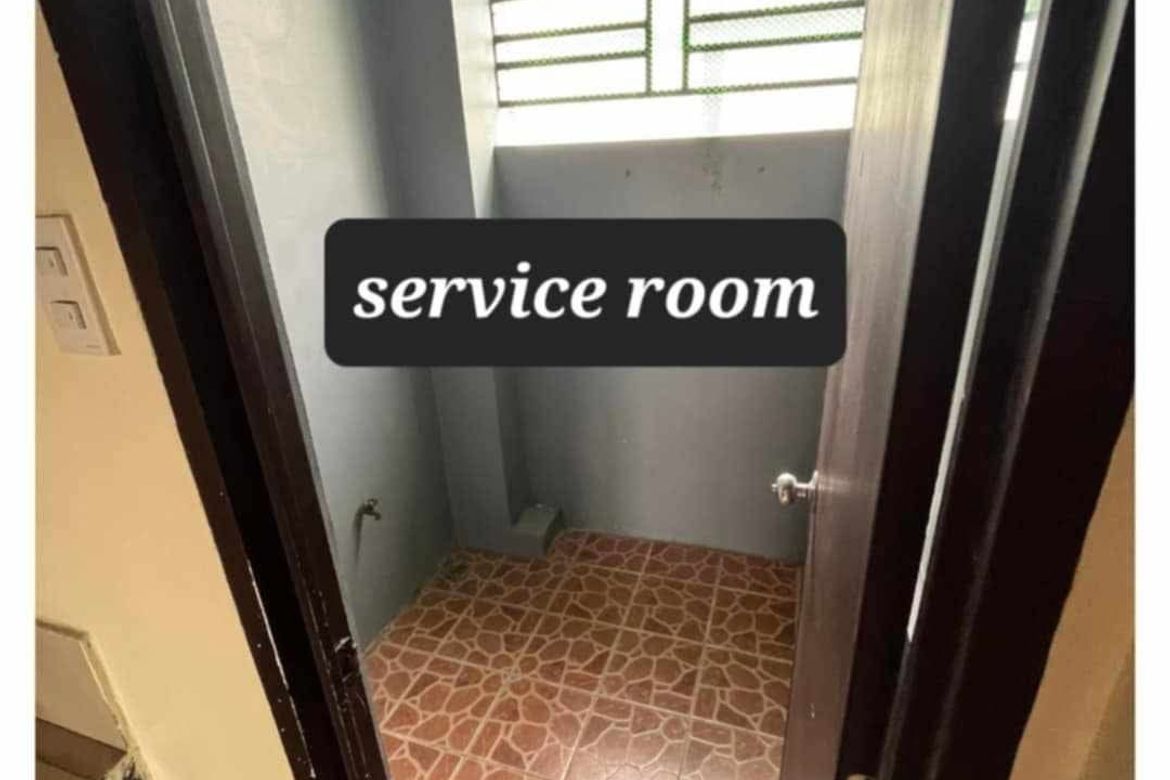 9 Bedroom Apartment for Sale in Kamuning, Quezon City, Metro Manila near MRT-3 Kamuning – photo 4