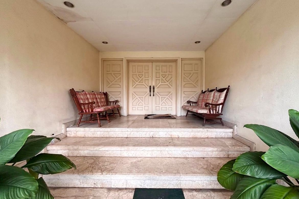 9 Bedroom House for Sale in Greenhills, San Juan, Metro Manila near MRT-3 Santolan – photo 2