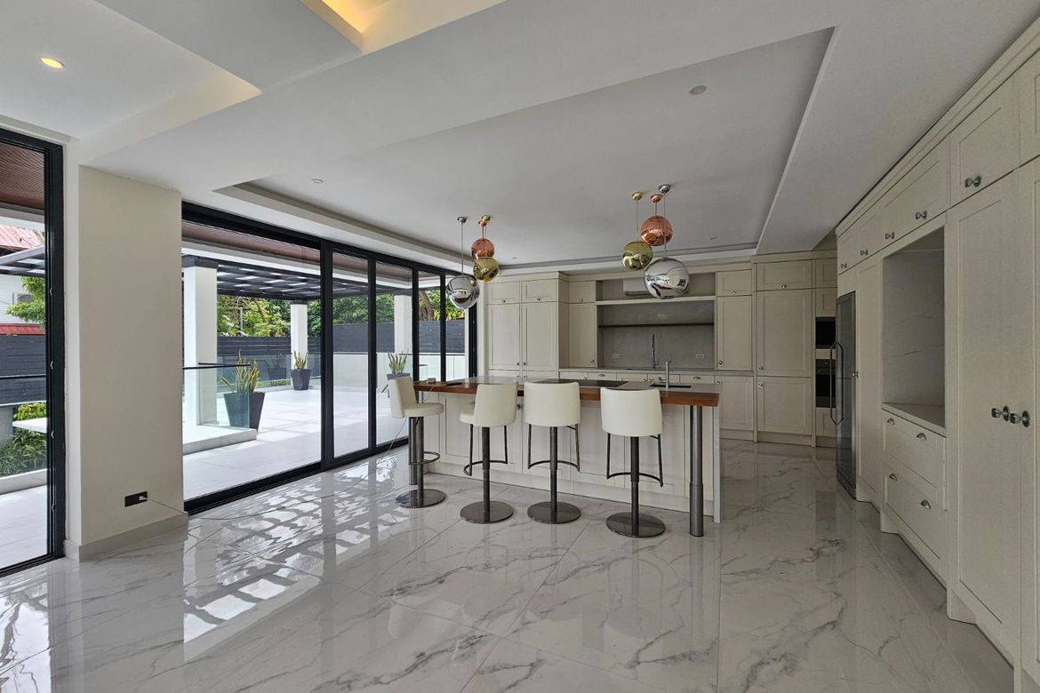 9 Bedroom House for Sale in New Alabang Village, Muntinlupa, Metro Manila – photo 6