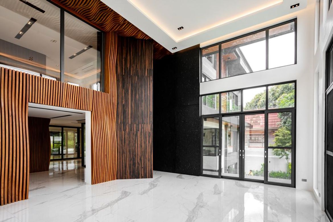 9 Bedroom House for Sale in New Alabang Village, Muntinlupa, Metro Manila