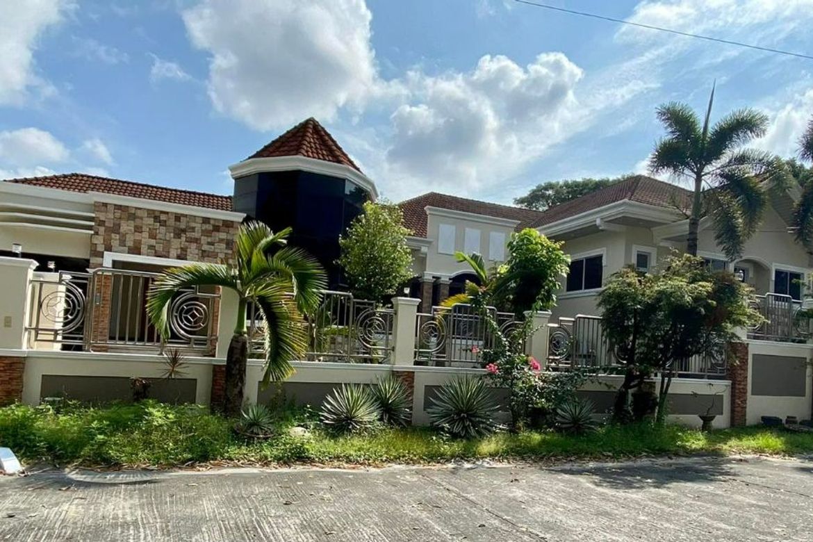 9 Bedroom House for Sale in Pampang, Angeles, Pampanga