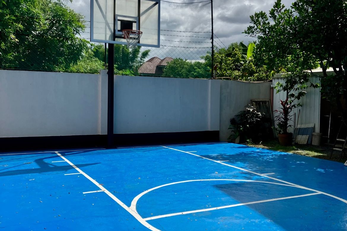 9 Bedroom House for Sale in Pansol, Quezon City, Metro Manila