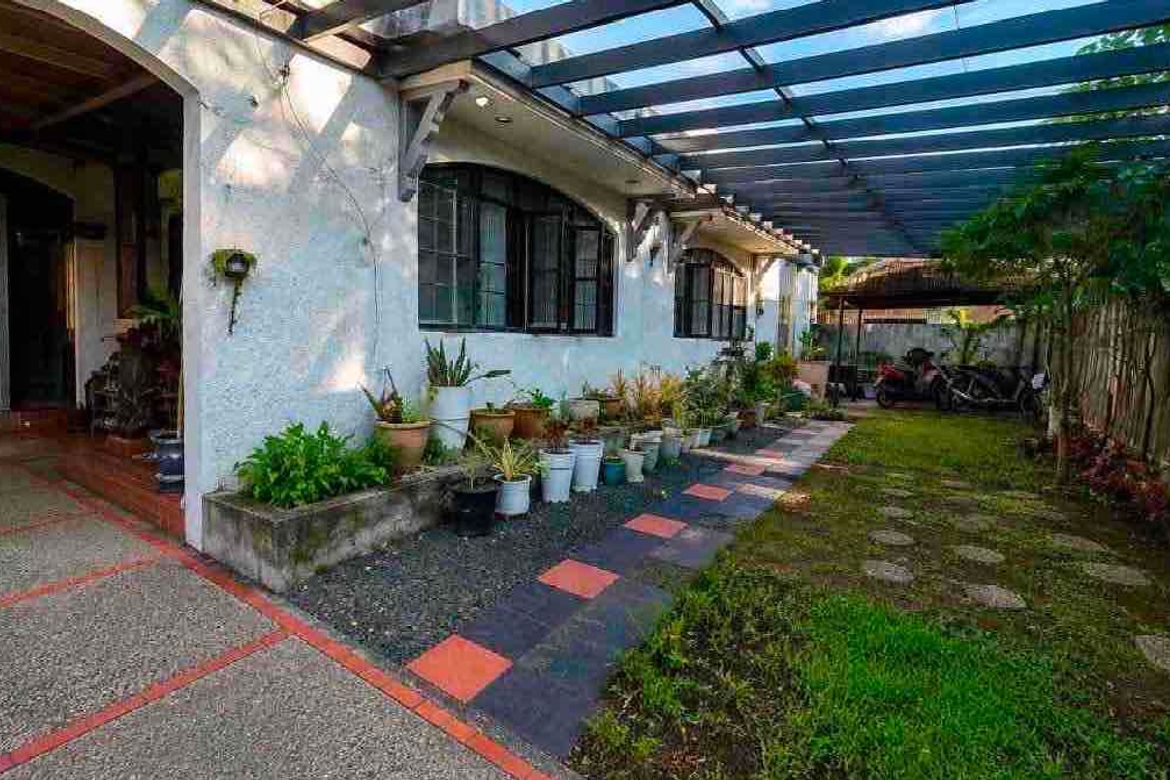 9 Bedroom House for Sale in Pasong Tamo, Quezon City, Metro Manila