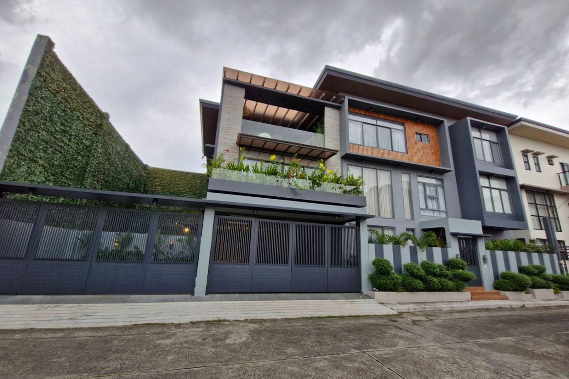9 Bedroom House for Sale in San Miguel, Pasig, Metro Manila