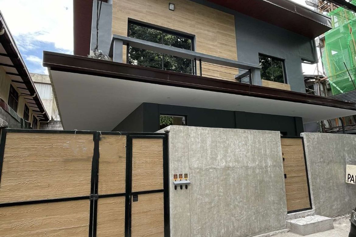 9 Bedroom House for Sale in Santa Mesa, Manila, Metro Manila near LRT-2 V. Mapa