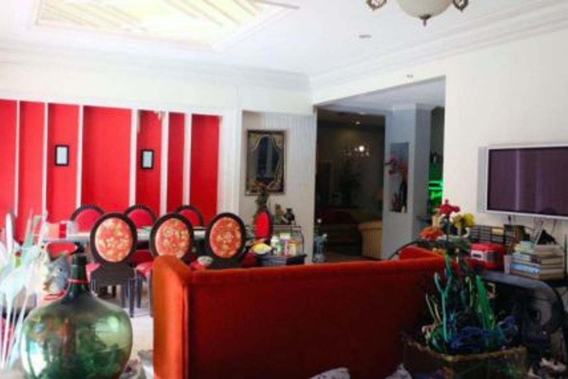 9 Bedroom Townhouse for Sale in Dasmariñas Village, Dasmariñas North, Makati, Metro Manila near MRT-3 Magallanes