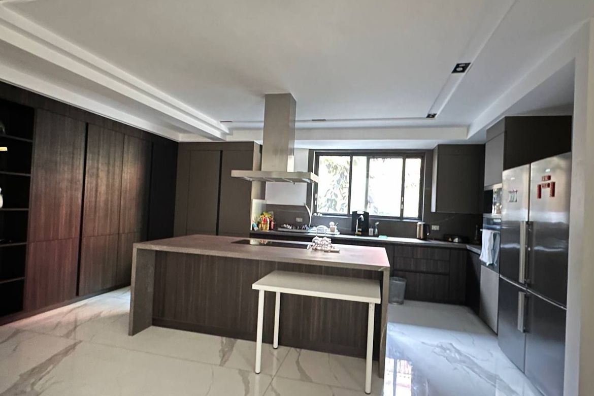 9 Bedroom Villa for Sale in New Alabang Village, Muntinlupa, Metro Manila – photo 3