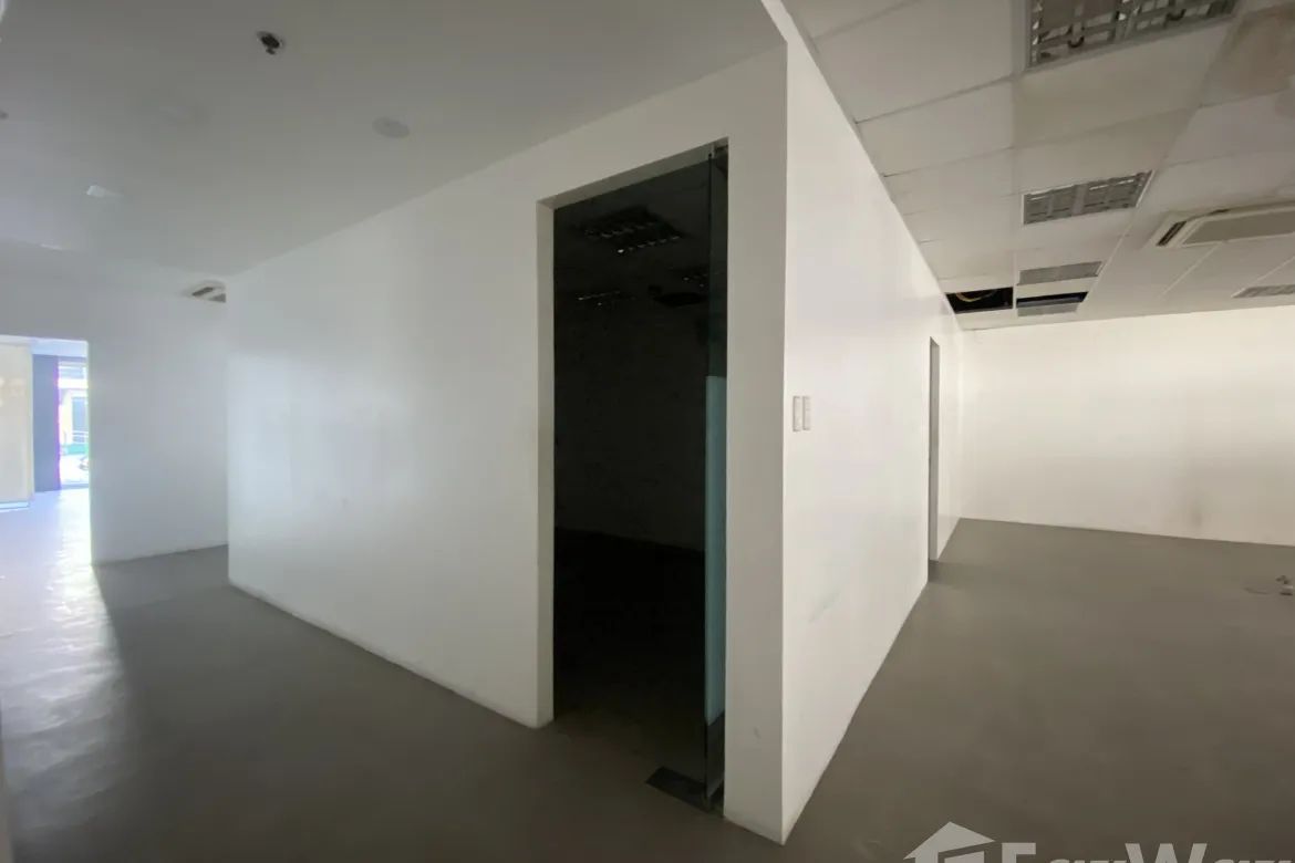 Commercial for Rent in Comembo, Makati, Metro Manila photo 7
