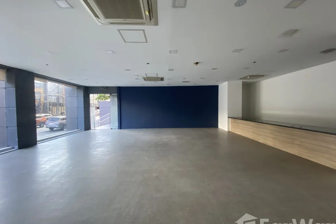 Commercial for Rent in Comembo, Makati, Metro Manila photo 8