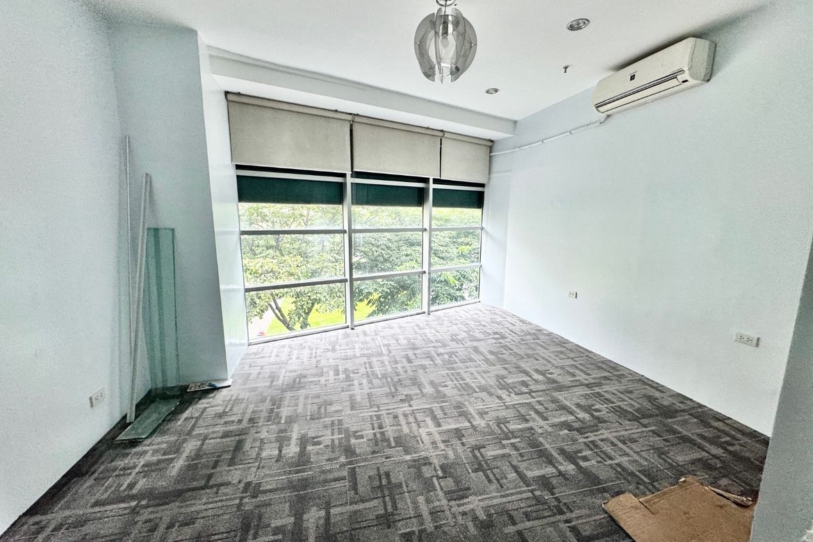 Commercial for Rent in East Rembo, Makati, Metro Manila photo 7