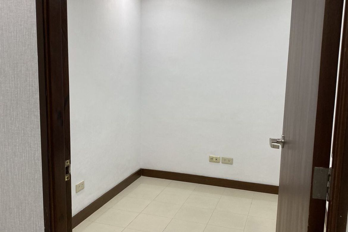Commercial for Rent in San Lorenzo, Makati, Metro Manila photo 3
