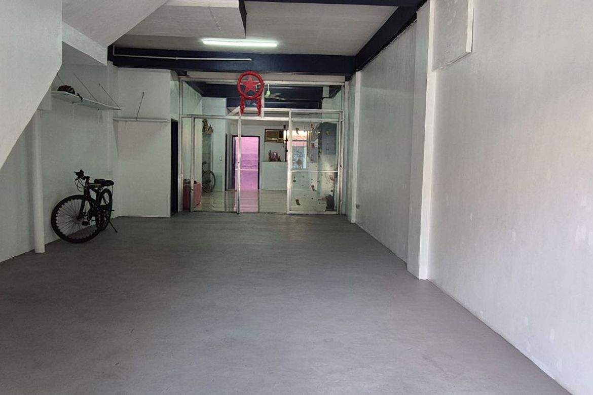 Commercial for Rent in Santa Cruz, Manila, Metro Manila near LRT-1 Bambang