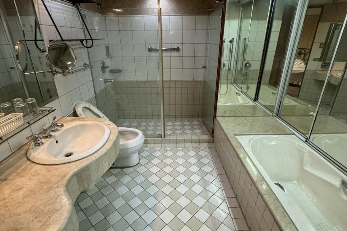 Commercial for Sale in Bel-Air, Makati, Metro Manila near MRT-3 Buendia – photo 8