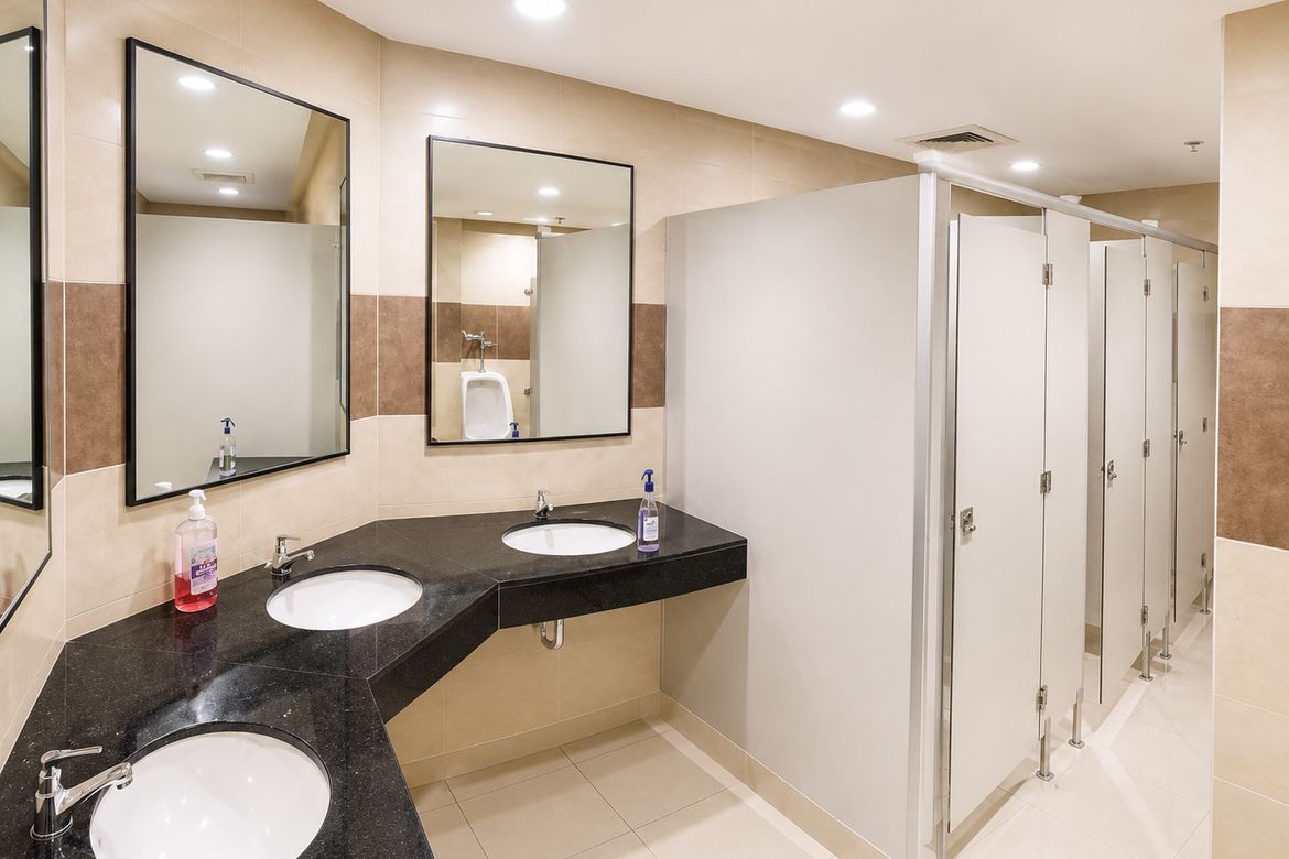 Commercial for Sale in Grand Emerald Tower, San Antonio, Pasig, Metro Manila near MRT-3 Ortigas – photo 6