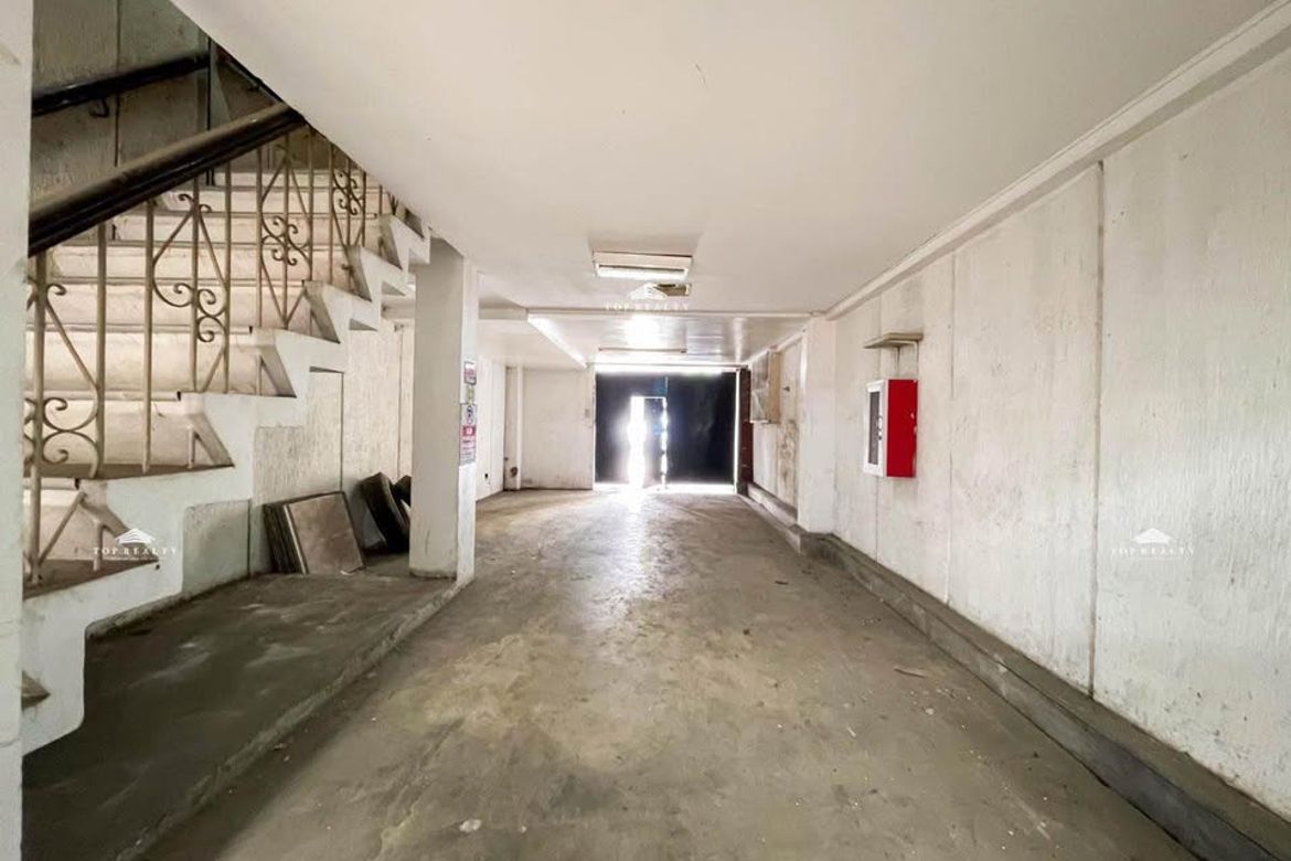 Commercial for Sale in Kamuning, Quezon City, Metro Manila near MRT-3 Kamuning – photo 4