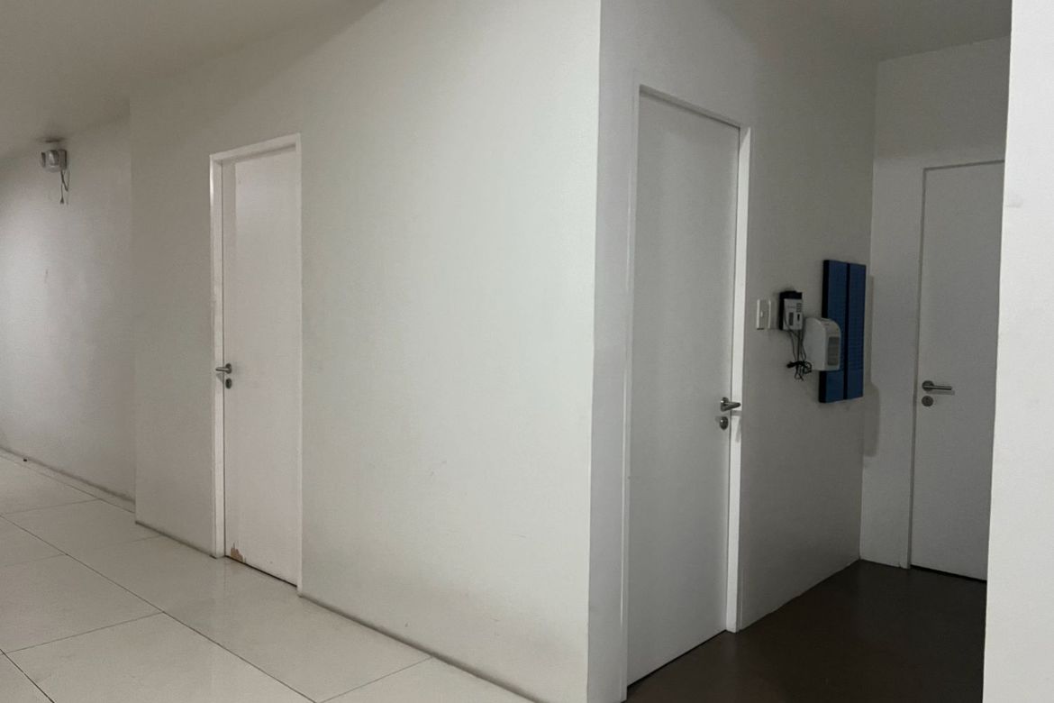 Commercial for Sale in Laureano di Trevi Tower, Pio Del Pilar, Makati, Metro Manila near MRT-3 Magallanes – photo 5