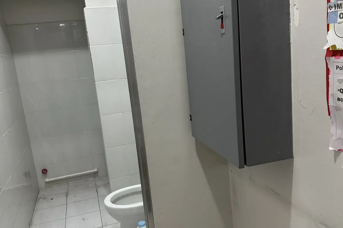 Commercial for Sale in Manila, Metro Manila near LRT-1 Doroteo Jose – photo 4