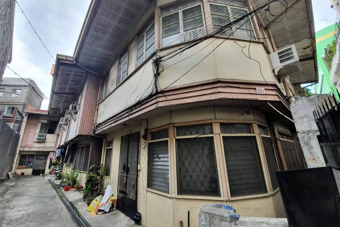 Commercial for Sale in Manila, Metro Manila near LRT-2 Legarda – photo 3