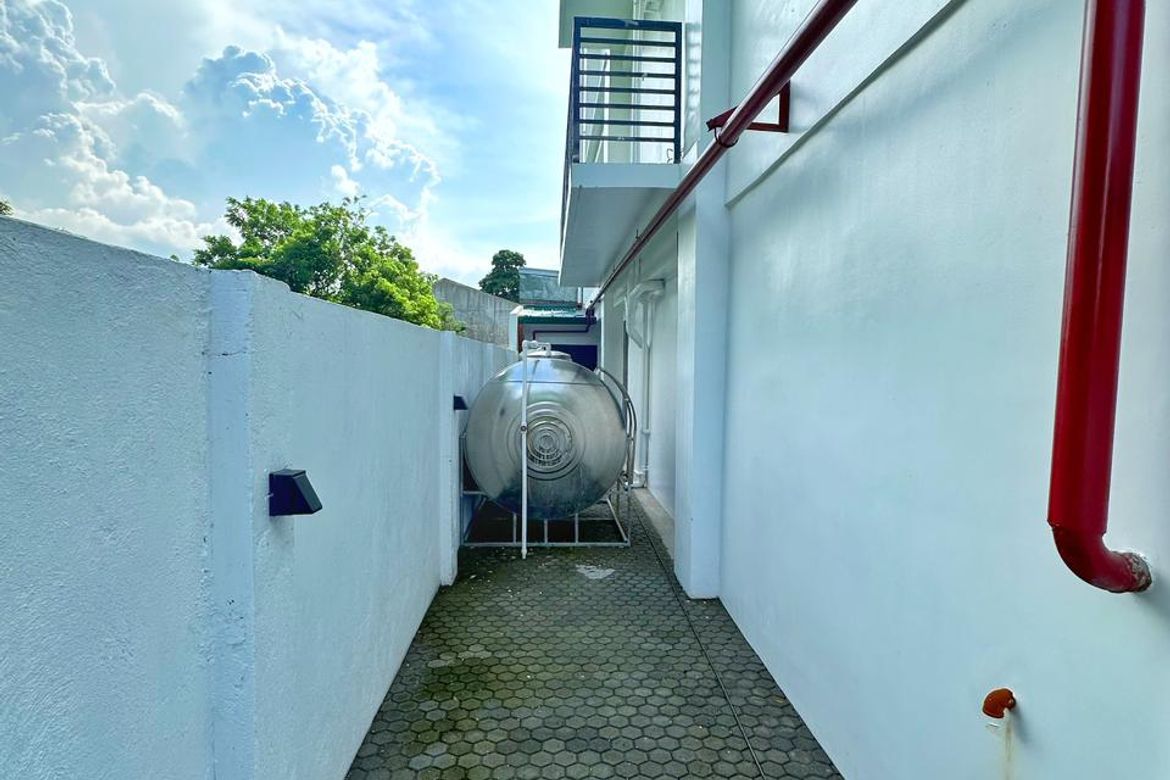 Commercial for Sale in Poblacion, Muntinlupa, Metro Manila – photo 2