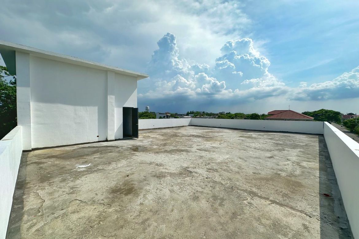Commercial for Sale in Poblacion, Muntinlupa, Metro Manila – photo 8