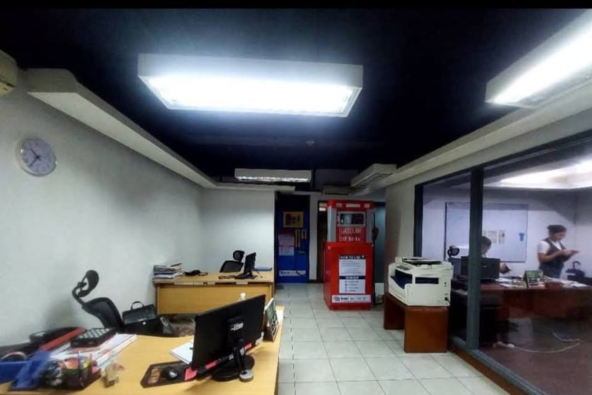 Commercial for Sale in Prestige Tower, San Antonio, Pasig, Metro Manila near MRT-3 Ortigas – photo 2